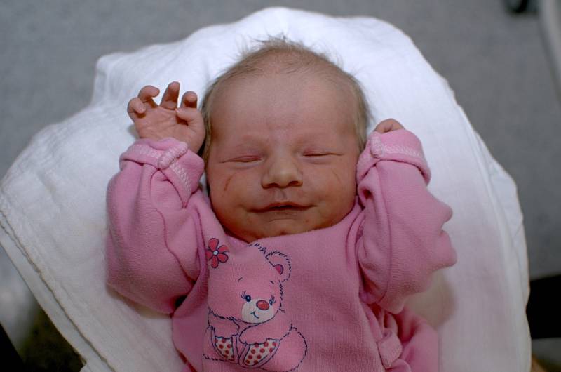 ADÉLA VAŠÁKOVÁ. Narodila se 4. března Pavle a Marcelovi  z Vendolí. Měřila 46 centimetrů a vážila 2,88 kilogramu. Má sestřičku Kláru.
