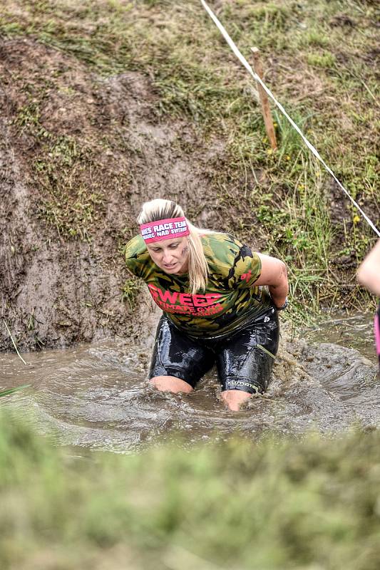 Extrémní závod Ares Race přilákal do Hradce nad Svitavou stovky závodníků.