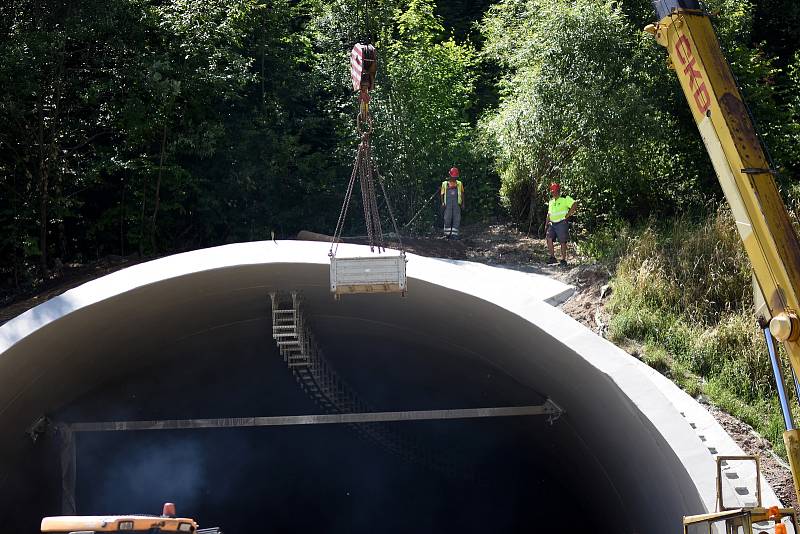 Rekonstrukce Hřebečského tunelu na I/35 jde do finále. Po stavební části přijde na řadu moderní technologie.