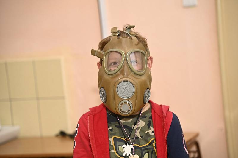 Příprava občanů k obraně státu na základní škole v Jevíčku