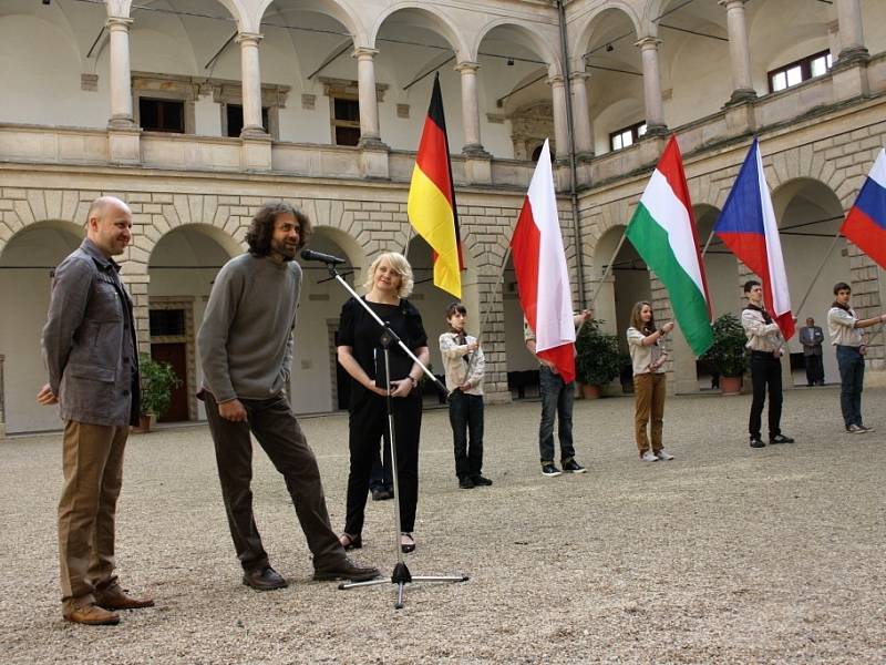 Kultivované diskuze a výstavy, tak vypadala sobota, která se nesla ve znamení dvacátého výročí setkání prezidentů v Litomyšli.