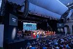 Velké finále s Police Symphony Orchestra završilo 64. ročník festivalu Smetanova Litomyšl. Překvapením večera byla francouzská zpěvačka Zaz