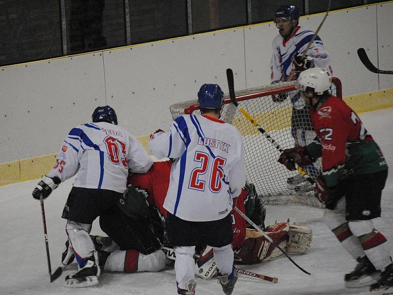 Litomyšlské šance na úspěch v play off utnuli borci z Hlinska.