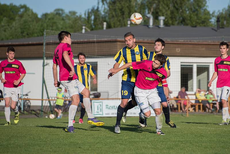 Svitavští fotbalisté uspěli na českotřebovském trávníku.