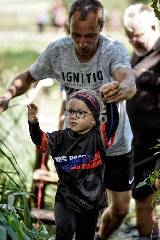 Extrémní závod Ares Race v Hradci nad Svitavou přilákal stovky dětských i dospělých závodníků.