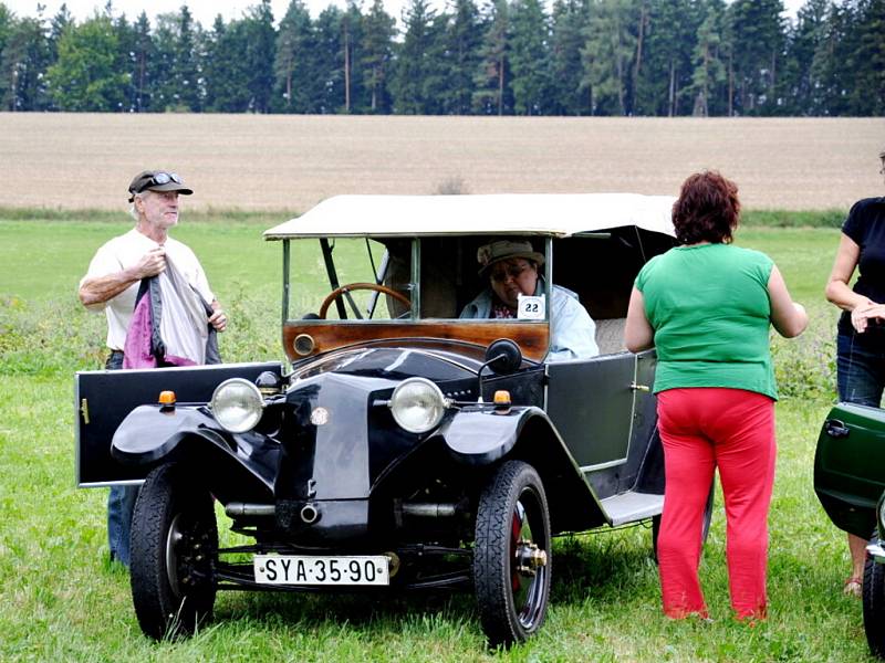 Orientační závod veteránů regionem Toulovcovy Maštale.