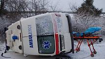 Silnice I/35 od odbočky na Koclířov po Hřebečský tunel byla 5. března v podvečer neprůjezdná, doprava stála.