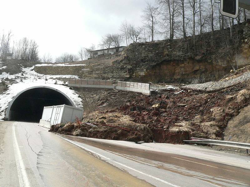 Hřebečský tunel čeká dlouhá uzavírka. Připomeňte si, jak šel čas s tunelem.