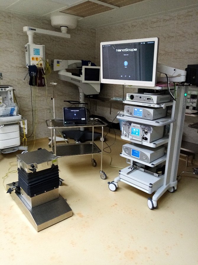 Nemocnice v Litomyšli má špičkový přístroj nanoskop na vyšetření kloubů.