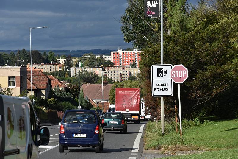 Úsekové radary v Litomyšli se osvědčily. Hříšníků je ale stále hodně, na pokutách vybrali už miliony.