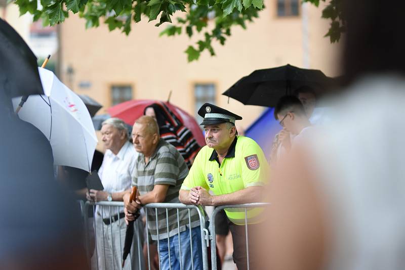 Česká vláda a Evropská komise jednají v Litomyšli. Začíná tak půlroční české předsednictví v Evropské unii.