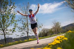 Andrea Stejskalová z Litomyšle jako první Češka uběhla celý Vltava run, tedy 360 km, sama. Foto: Vltava run