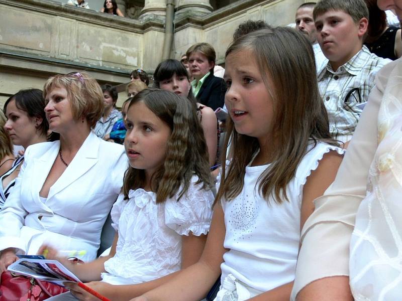 Eliška Hrodková se těšila na výhru v soutěži, ale z téměř 500 odevzdaných lístků se štěstí usmálo na někoho jiného. 