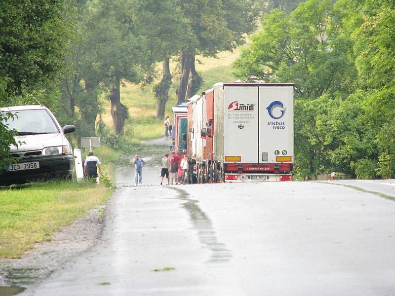 Průtrž mračen zkomplikovala dopravu na Svitavsku.