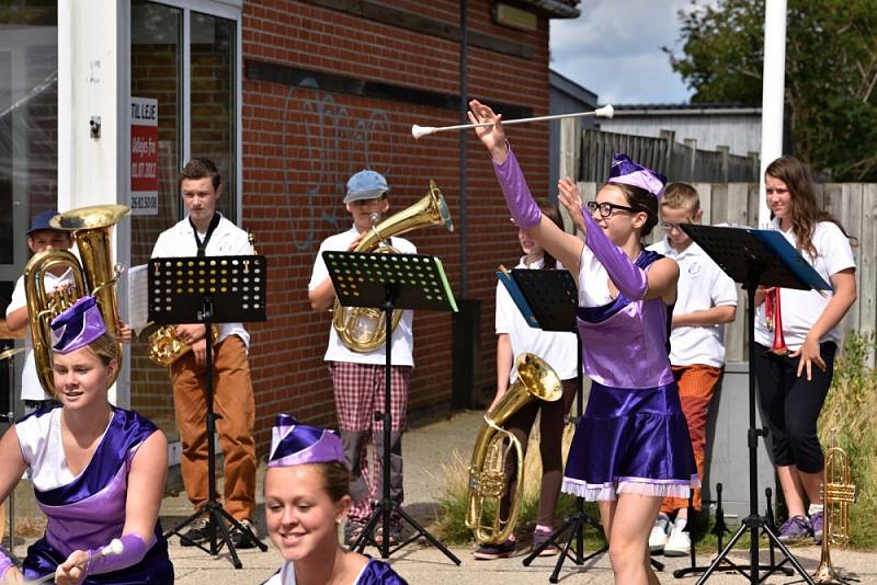 ČESKÁ DECHOVKA. Žáci bysterské základní umělecké školy předvedli svůj hudební i taneční talent.