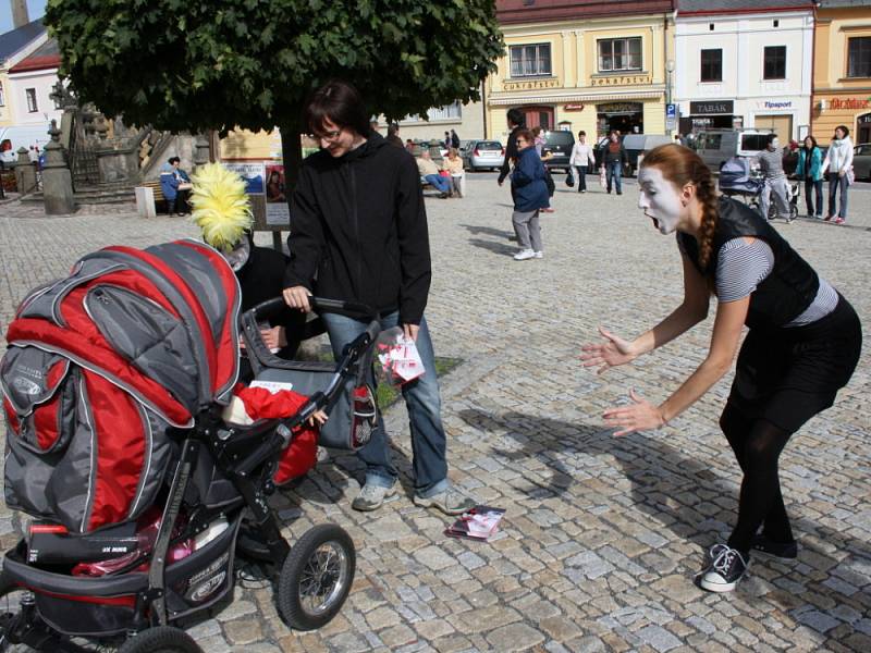 Na mezinárodní festival pantomimy přijeli do Poličky mimové z různých koutů Evropy.