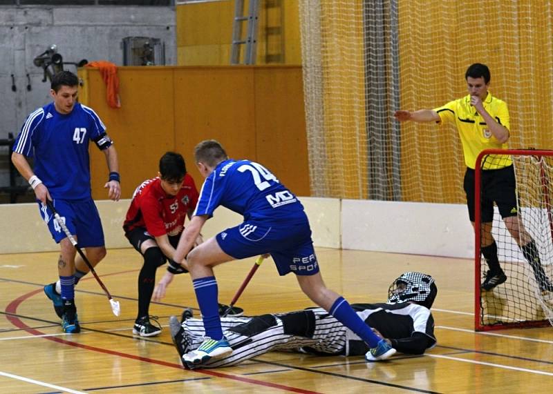 BEZ ŠANCE byli florbalisté Litomyšle v okresním derby se Svitavami. 