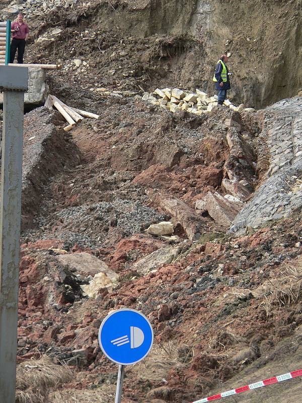 Hřebečský tunel čeká dlouhá uzavírka. Připomeňte si, jak šel čas s tunelem.