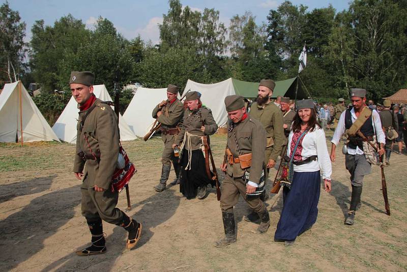 Historická bitva v Mladějově na Moravě připomněla období první světové války. Na bitevním poli se utkali vojáci ruské a rakouské armády.