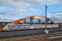 U Svitav jde do finále stavba železničního mostu přes budoucí D35.