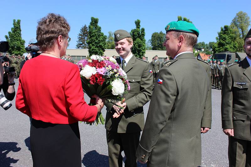 Slavnostní vyřazení absolventů vojenské školy v Moravské Třebové. Foto: Pavlína Horáčková