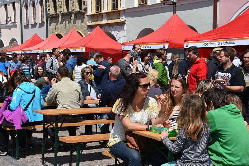 Gastrofestival v Litomyšli přilákal tisíce lidí nejen na českou klasiku, ale i na brouky a žabí stehýnka.