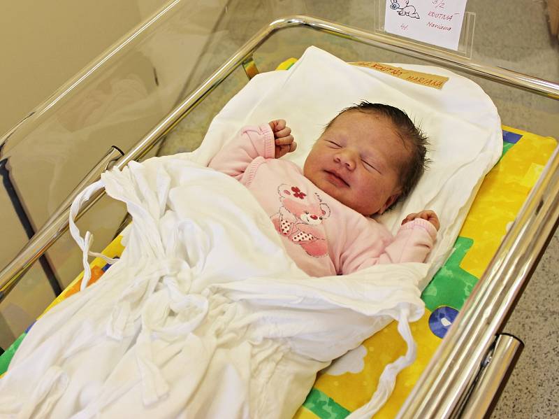 MARIANA KOUTNÁ potěšila své rodiče Evu a Vojtěcha 28. května. Po narození jí navážily sestřičky 3,7 kilogramu a naměřily 51 centimetrů. Vyrůstat bude v Jevíčku.
