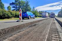 Oprava silnice I/35 od Svitav na Hřebeč komplikuje dopravu, řidiči musí po objízdných trasách, kde se tvoří kolony.