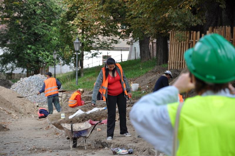 Lidé se mohli v sobotu podívat do některých objektů na zámeckém návrší, kde jinak pracují dělníci a vstup je sem zakázaný.