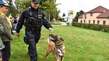 Střelba a zásah policejních psů v Dolním Újezdu