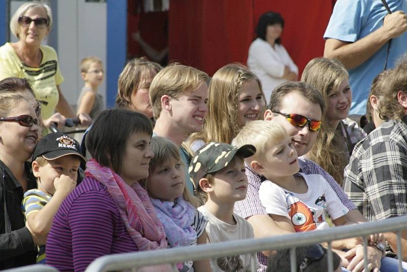 Obecenstvo bavil nejen páteční večerní program, ale lidé si pořádně užili také dobové sobotní dopoledne a odpoledne.