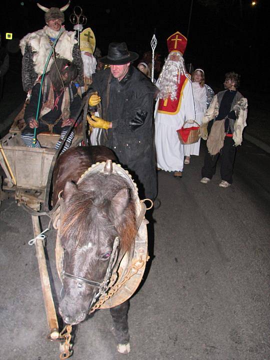 Sedmdesát čertů se sešlo v Poličce.