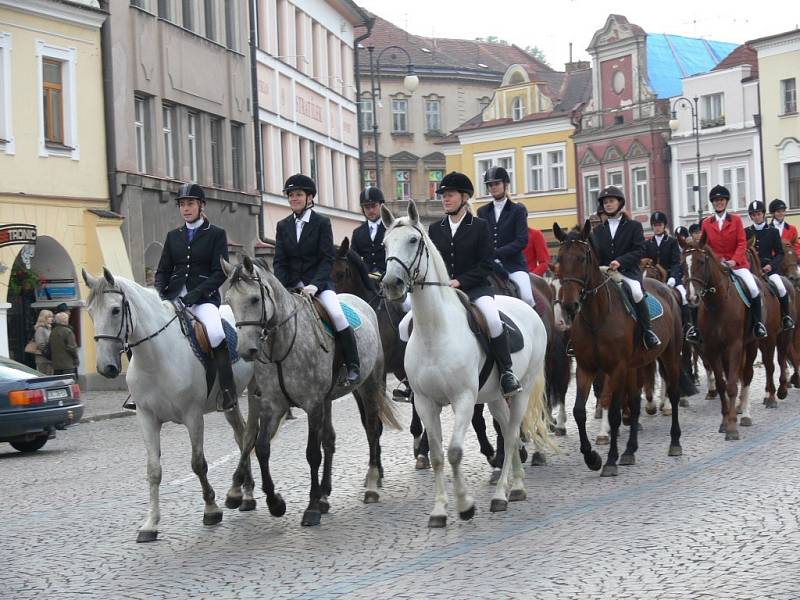 Do Litomyšle se sjely na víkendový sedmdesátý ročník memoriálu Karla Podhajského stovky myslivců nejen z Čech, ale i ze zahraničí.