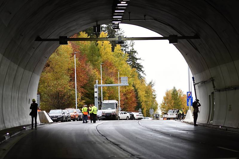 Hřebečský tunel je po celkové rekonstrukci znovu otevřený.