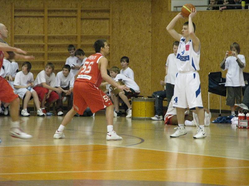 Zápas Mattoni NBL: USK Praha vs.ČEZ Basketball Nymburk ve Svitavách.