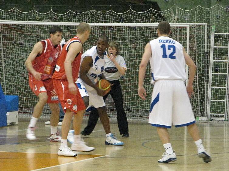 Zápas Mattoni NBL: USK Praha vs.ČEZ Basketball Nymburk ve Svitavách.