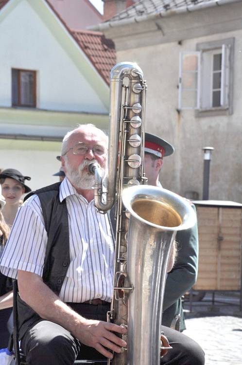 Zahájení lázeňské sezony se v Litomyšli uskutečnilo o víkendu ve velkém stylu. Procházka po kolonádě, koncerty, divadlo, výstavy a další akce. 