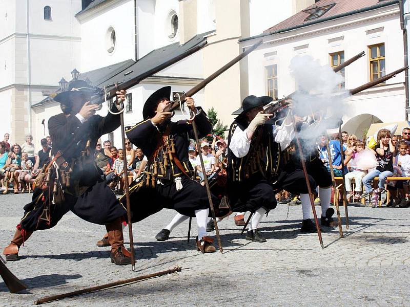 Třicetiletá válka zasáhla celou zem. Nevyhnula se ani Svitavům. V neděli se město přeneslo právě do tohoto období. 