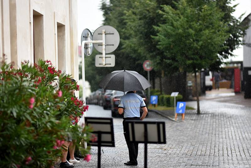 Česká vláda a Evropská komise jednají v Litomyšli. Začíná tak půlroční české předsednictví v Evropské unii.