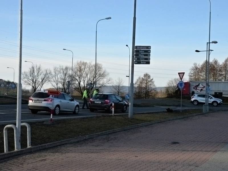 Dopravní nehoda a havárie vody zkomplikovaly dopravní situaci v Moravské Třebové.