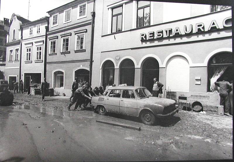 17. května 1984 postihla náměstí v Litomyšli rychlá povodeň.