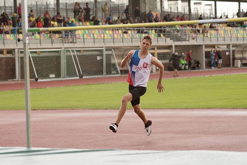 Organizátoři z Litomyšle přilákali na svoji tradiční letní akci početně i výkonnostně silné startovní pole. Na dráze i v sektorech se během atletického odpoledne zrodily některé výkony, jaké v Litomyšli dlouho nebyly k vidění.