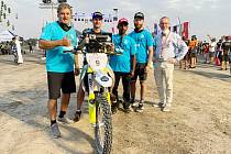 Přes veškeré komplikace Martin Michek ukázal, že mu závodění v poušti svědčí. V barvách stáje Orion Moto Racing Team si v náročné soutěži na dohled od metropole Dubaje dojel pro druhé místo.