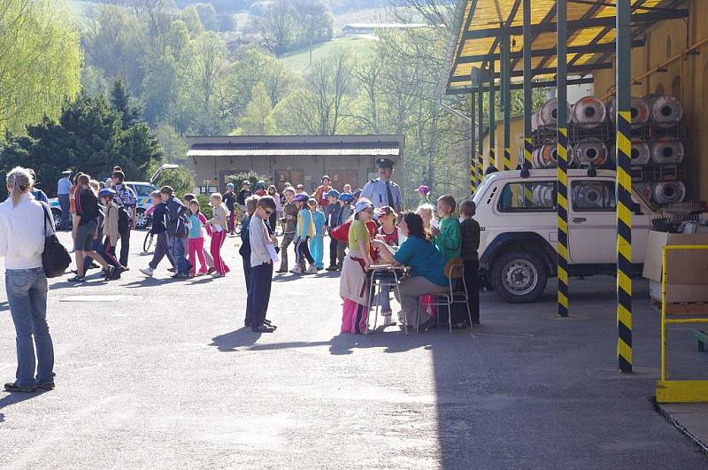 Učitelé s policisty připravují v Brněnci soutěž pro školáky.