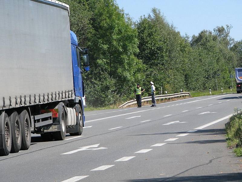 Nehoda na I/35 si vyžádala těžké zranění mladého řidiče.