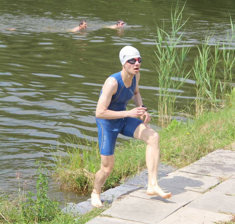 Toulovcův budislavský triatlon.