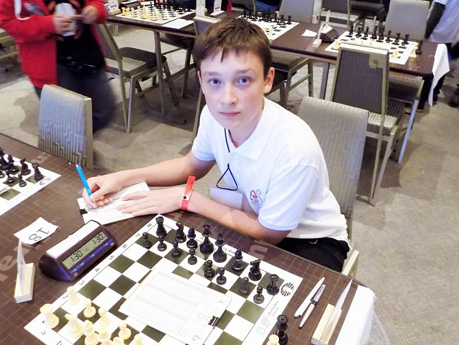 U světové šachovnice. Ondřej Švanda získal v jedenácti partiích 6,5 bodu a umístil se ve třetí desítce pořadí. 