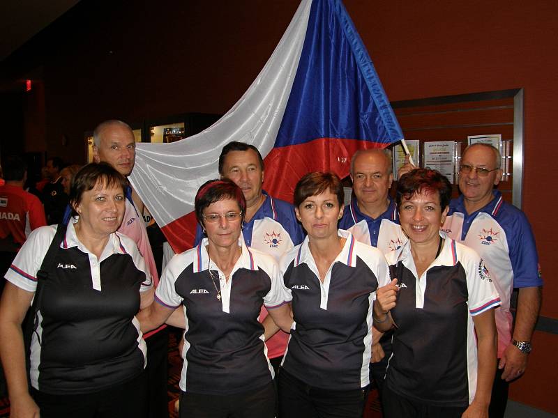 Tenkrát v Americe. Když česká seniorská reprezentace startovala vloni na mistrovství světa v Las Vegas, bylo to vůbec poprvé v historii. František Brokeš (v zadní řadě druhý zprava) byl u toho. 