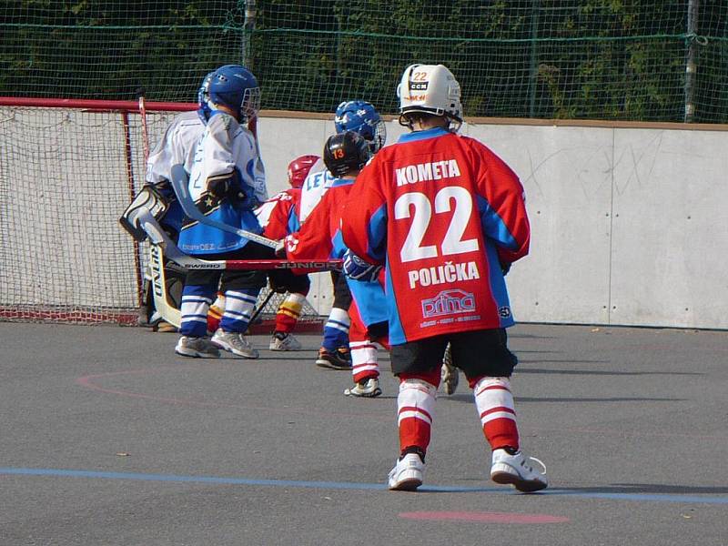 Hokejbalové hřiště v Lačnově hostilo první ze série turnajů východočeského přeboru přípravek za účasti pěti družstev. 