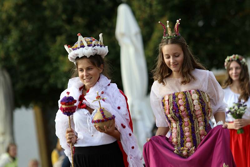 Studenti připravili tradiční Květinovou show